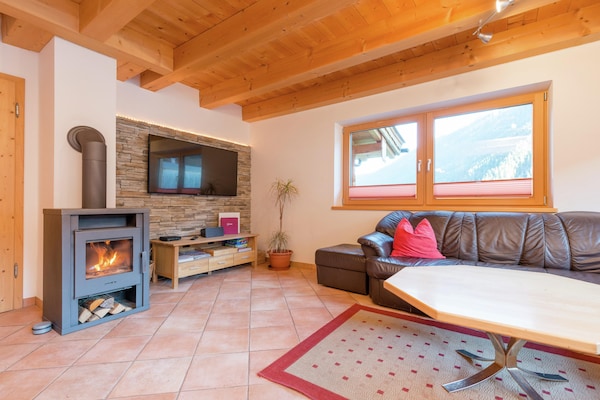 Ruim chalet in Krimml met uitzicht op de watervallen - thumbnail 1
