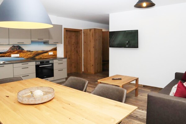 Baderhäusl: Modern appartement met wellness in hartje Bramberg am Wildkogel - thumbnail 4