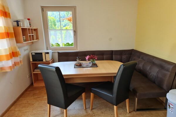 Stijlvol appartement met balkon en bergzicht in Aschau, Zillertal - thumbnail 3