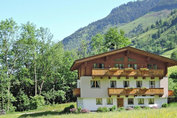 Rustiek appartement aan de golfbaan met uitzicht op de Grossglockner - thumbnail 1