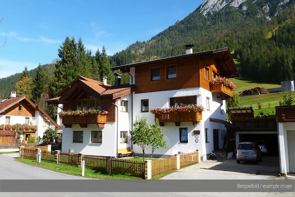 Knus appartement aan de Achensee met uitzicht op bergen en meer - thumbnail 1