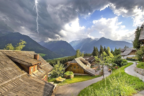 Vrijstaand chalet voor 4 aan de bosrand bij Neukirchen met zwembad - thumbnail 4