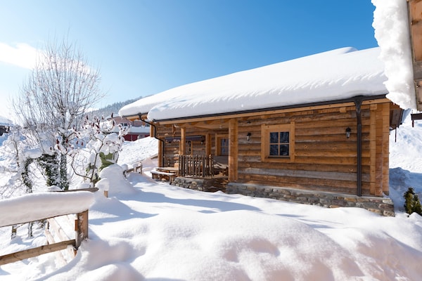 Ruim houten chalet voor 8 personen in St. Martin am Tennengebirge - thumbnail 1