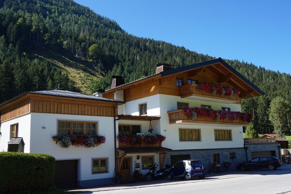 Gezellig appartement in Flachau met infraroodcabine, 800m van het meer - thumbnail 1