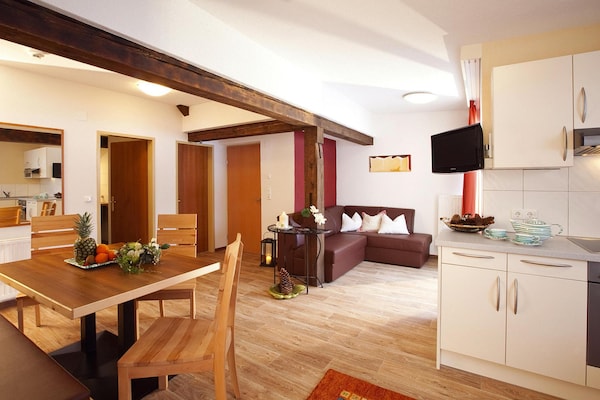 Zonnig 6-persoons appartement met bergzicht in Mathon bij Ischgl - thumbnail 2