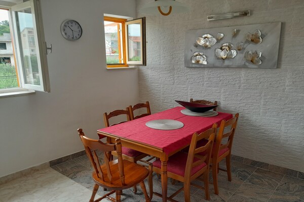 Licht appartement op 80m van zee in Biograd voor 5 personen - thumbnail 3