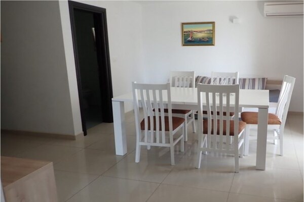 Comfortabel appartement met zeezicht in Starigrad Paklenica - thumbnail 6