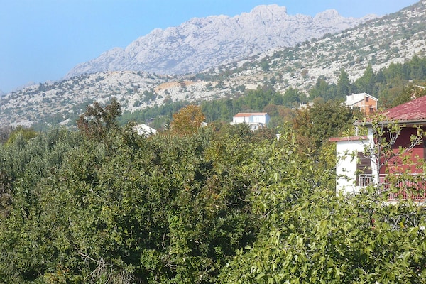 Knus appartement met zeezicht in Starigrad Paklenica, vlak bij strand en Nationaal Park - thumbnail 6