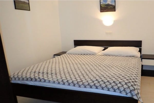 Knus appartement met zeezicht in Starigrad Paklenica, vlak bij strand en Nationaal Park - thumbnail 3