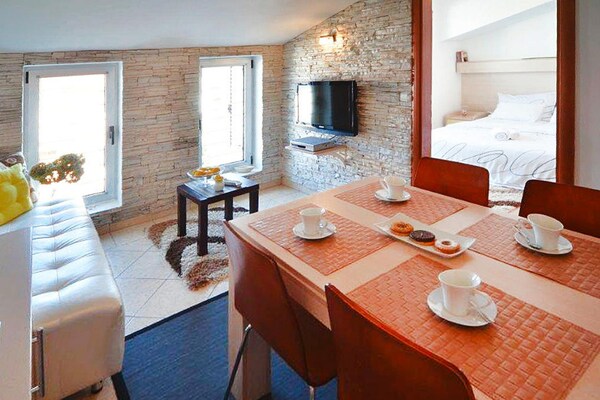 Op 900 m van zee: Modern appartement voor 4 personen in Rovinj - thumbnail 2