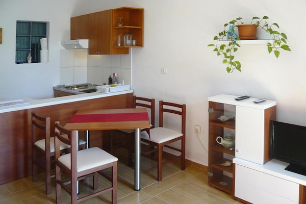 Aan zee gelegen bungalow in Starigrad Paklenica voor 5 personen - thumbnail 5