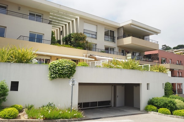 Modern appartement met panoramisch zeezicht in Mandelieu-la-Napoule - thumbnail 1