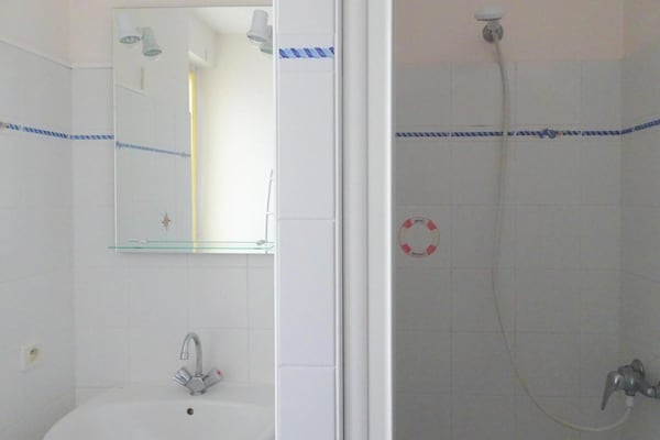 Bretonse stenen woning vlakbij strand Godelins, Étables-sur-Mer - thumbnail 6
