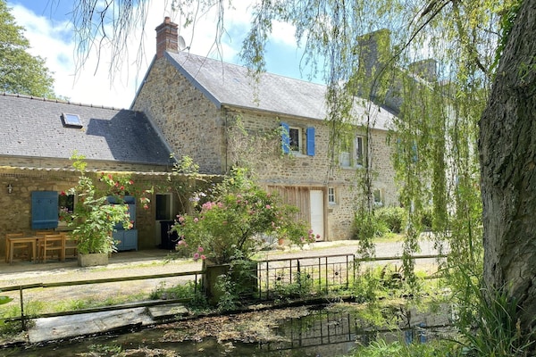 Rustiek vakantiehuis aan eigen visvijver bij St. Sauveur-le-Vicomte - thumbnail 1