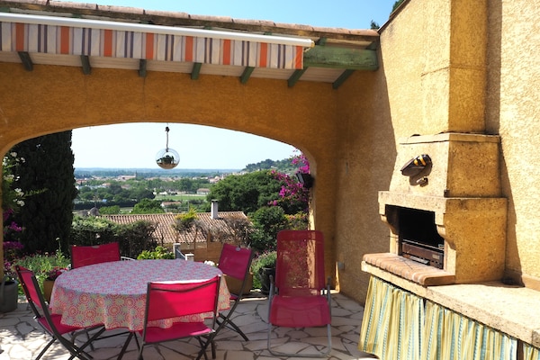 Knus appartement met terras in Bellegarde, hartje Petite Camargue - thumbnail 1