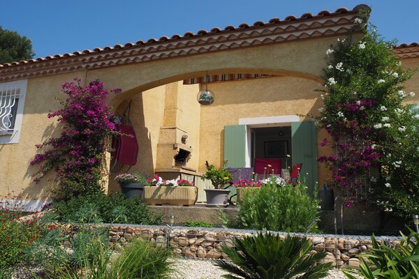 Knus appartement met terras in Bellegarde, hartje Petite Camargue - thumbnail 2