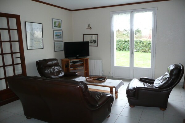 Op 600 m van zee: Rustgevend vakantiehuis in Ploudalmézeau - thumbnail 4