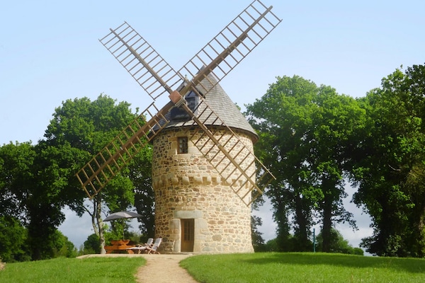 Overnacht in een authentieke gerenoveerde windmolen op het Bretonse platteland - thumbnail 1