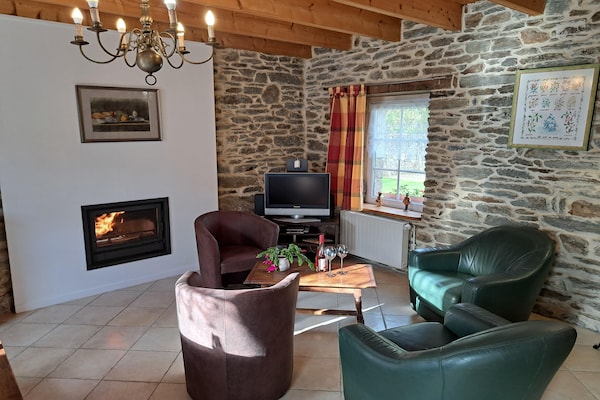 Sfeervol Bretons stenen huis met open haard in Plouénan - thumbnail 2
