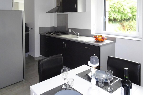 Stijlvol Bretons stenen huis met privé badkamers nabij de kust - thumbnail 4