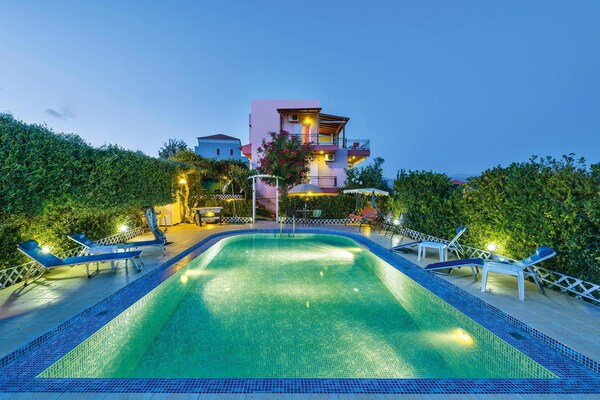 Villa Marilena: Vrijstaand vakantiehuis met privézwembad en panoramisch zeezicht - thumbnail 3