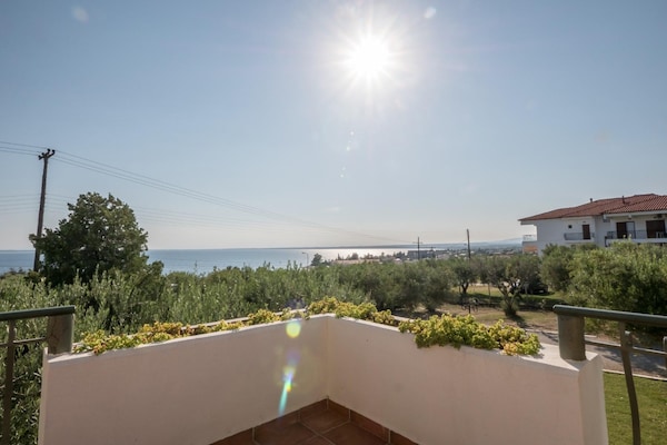 8-persoons appartement in Gerakini op 300m van het strand - thumbnail 5