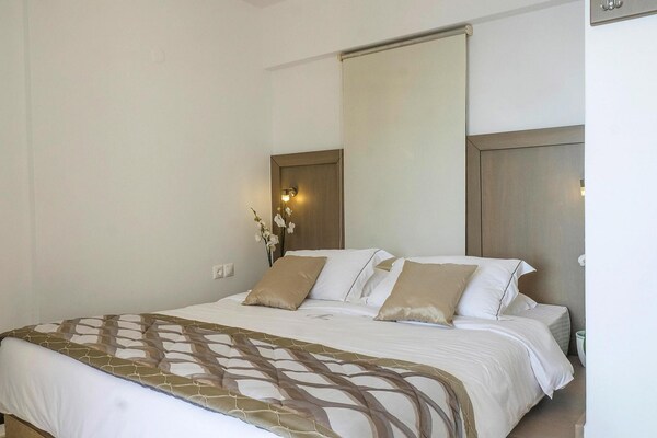 Maisonette aan Elia Beach met zwembad en privéstrand - thumbnail 5