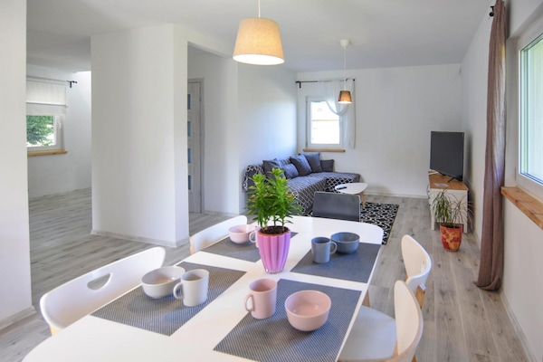 Comfortabel vakantiehuis met open haard, omheinde tuin en fietsen nabij zee - thumbnail 3