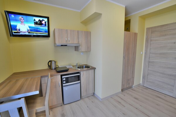 Knusse studio voor 2 bij zee en bos in Sarbinowo - thumbnail 2
