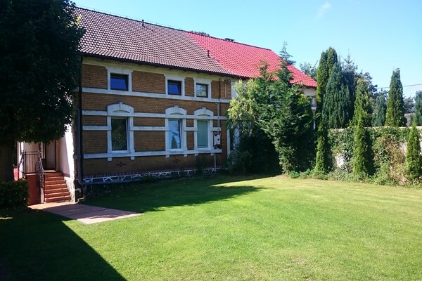 Ruim vakantiehuis voor 14 personen met enorme tuin, op 4 km van de Oostzee - thumbnail 1