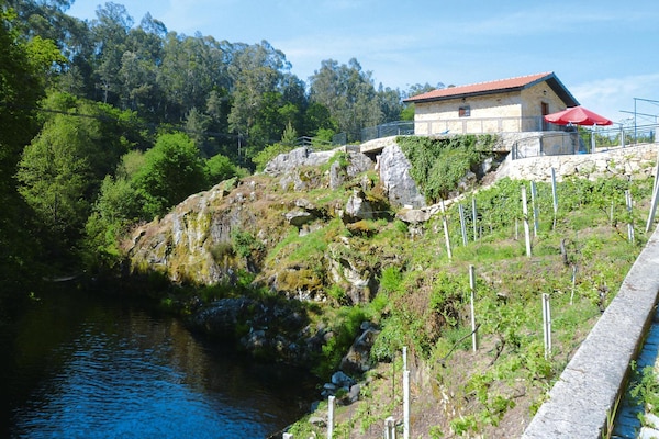 Gerenoveerd granieten huis met panoramisch uitzicht op de rivier de Caima - thumbnail 2