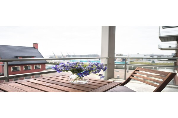 Luxe appartement met zeezicht in haven Scheveningen - thumbnail 1