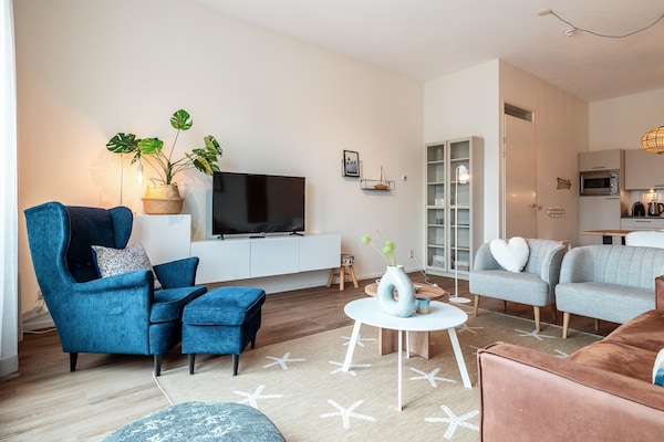 Luxe appartement met havenzicht in Scheveningen, 900m van het strand - thumbnail 2