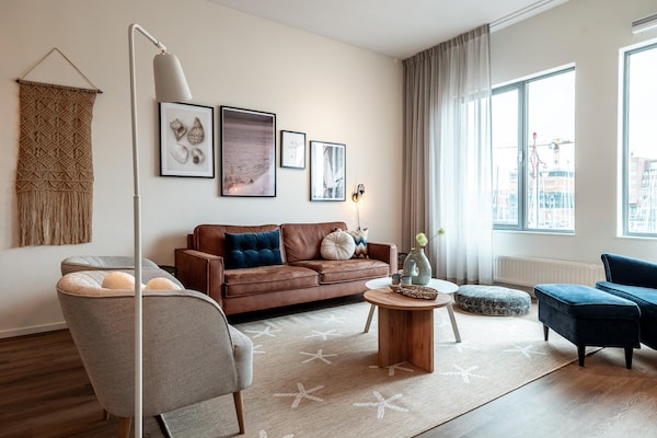 Luxe appartement met havenzicht in Scheveningen, 900m van het strand - thumbnail 3