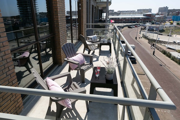 Luxe appartement met zeezicht in Scheveningen, 5 personen, privéparkeerplaats - thumbnail 2