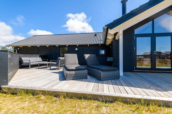 Ruim vakantiehuis met sauna en biljart op 900m van de zee in Sønderho - thumbnail 4