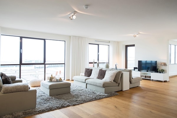 Luxe penthouse met zeezicht in Scheveningen, 144m², 2 slaapkamers - thumbnail 1