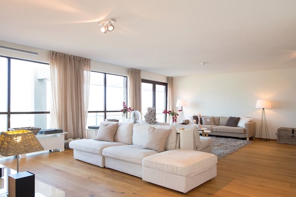 Luxe penthouse met zeezicht in Scheveningen | 170m², 3 slaapkamers - thumbnail 1