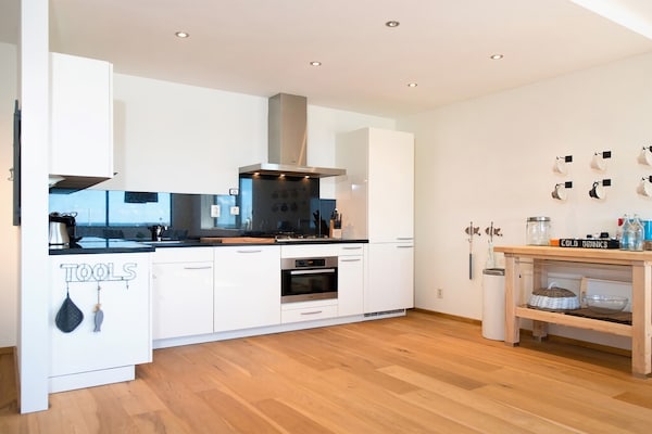 Luxueus appartement met zeezicht in hartje Scheveningen Haven - thumbnail 6