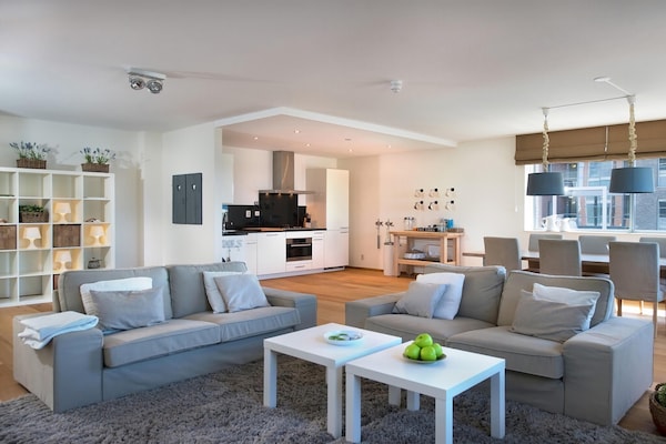 Luxueus appartement met zeezicht in hartje Scheveningen Haven - thumbnail 1