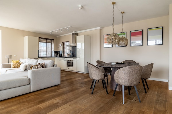 Luxe havenappartement met zeezicht in Scheveningen | 4 pers. - thumbnail 2