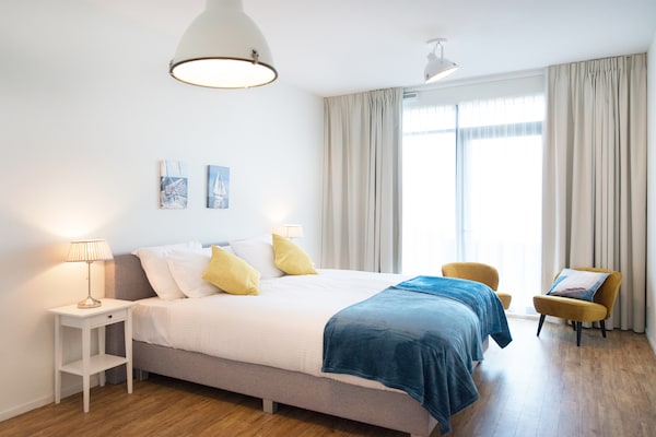 Scheveningen Harbour 54: Luxe appartement met havenzicht en eigen parkeerplaats - thumbnail 3