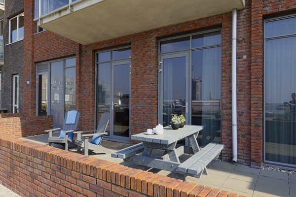 Op 850 m van het strand: ruim appartement in Den Haag - thumbnail 4