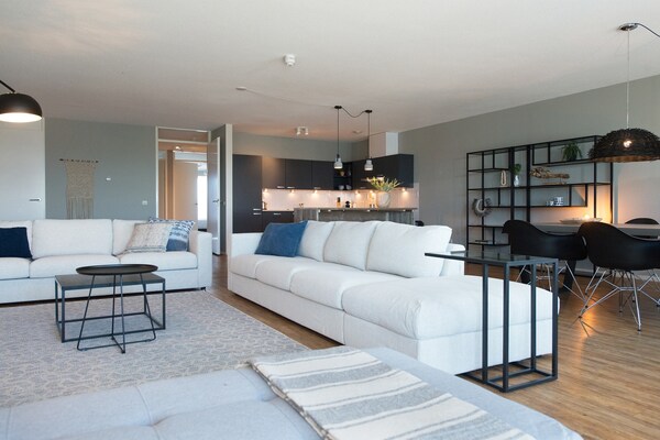 Luxe appartement met haven- én zeezicht in Scheveningen - thumbnail 1