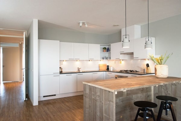Luxe appartement 153m² met zee- en havenzicht in Scheveningen - thumbnail 4