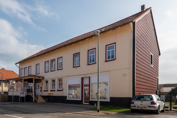 Ruim 6-persoons appartement met 2 badkamers nabij Blankenburg in de Harz - thumbnail 1