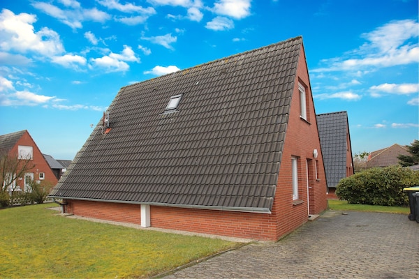 6-persoons vakantiehuis in Dornumersiel op 1 km van zee - thumbnail 2