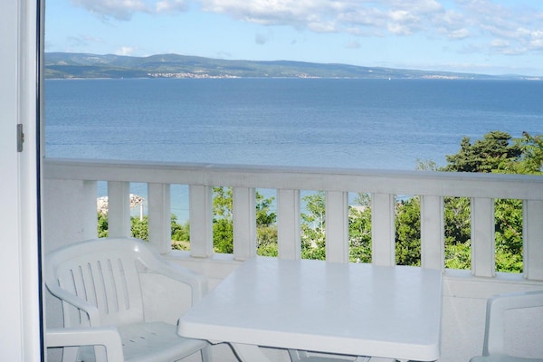 Knus appartement op vakantiepark nabij zee in Omis voor 3 personen - thumbnail 2