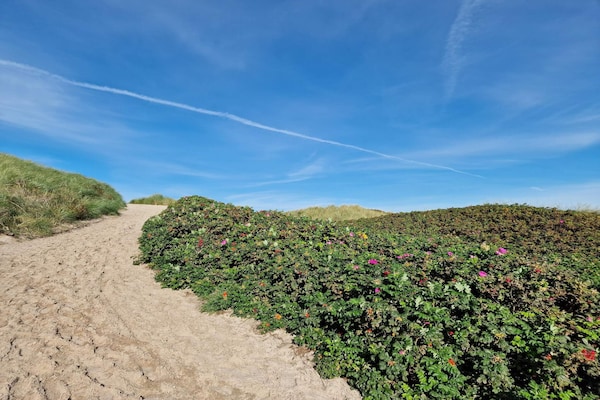Knus vakantiehuis op 800 meter van de Noordzee in Hvide Sande - thumbnail 4