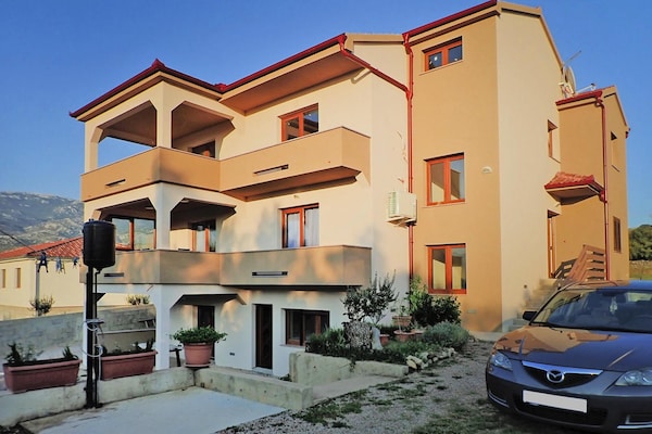Ruim appartement in Jasenice: op 900 m van het centrum - thumbnail 2